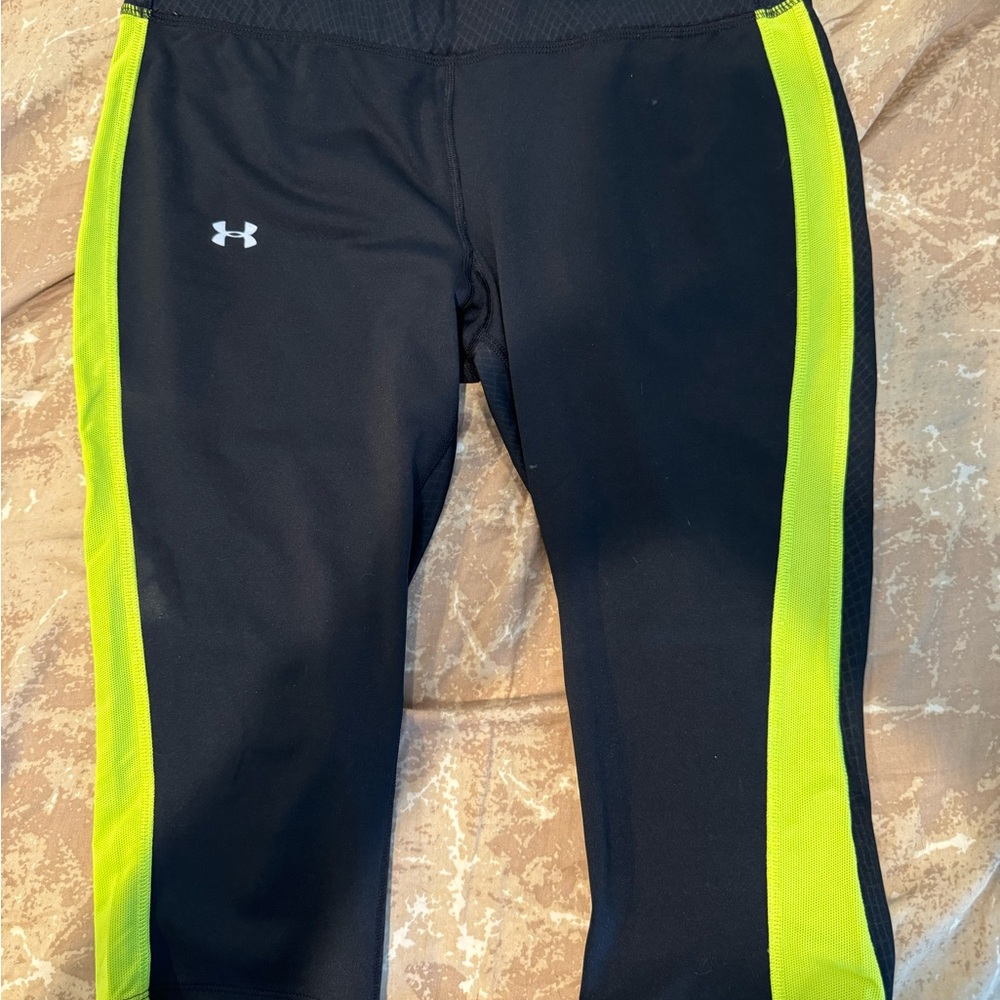 Under armor, large, ankle length jogging pants